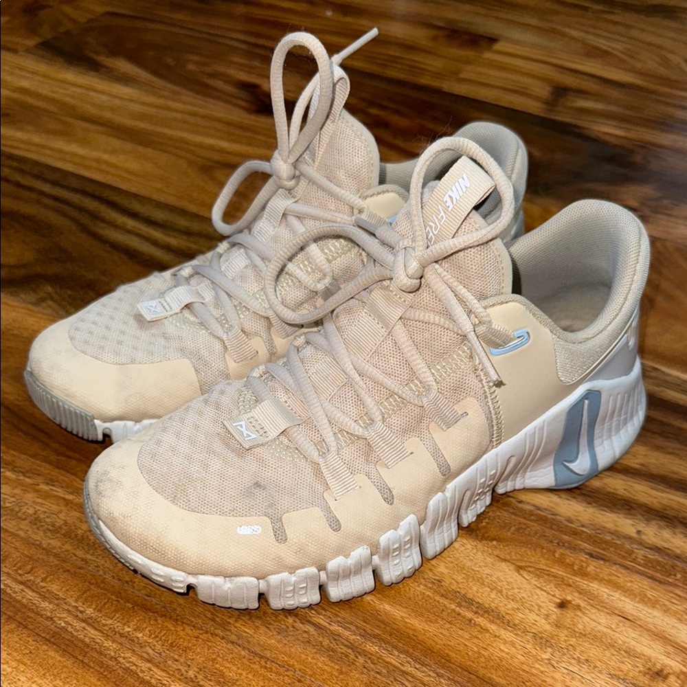 Nike Metcon Light Tan Athletic Shoes